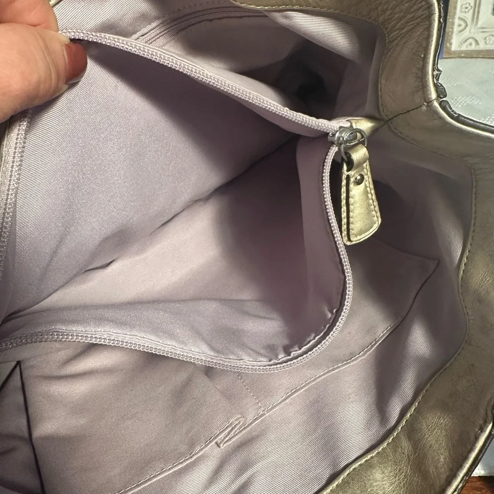 Coach Soho F18751 Cream Leather East West Tote
Shoulder Bag Gold Trim - Picture 10 of 13